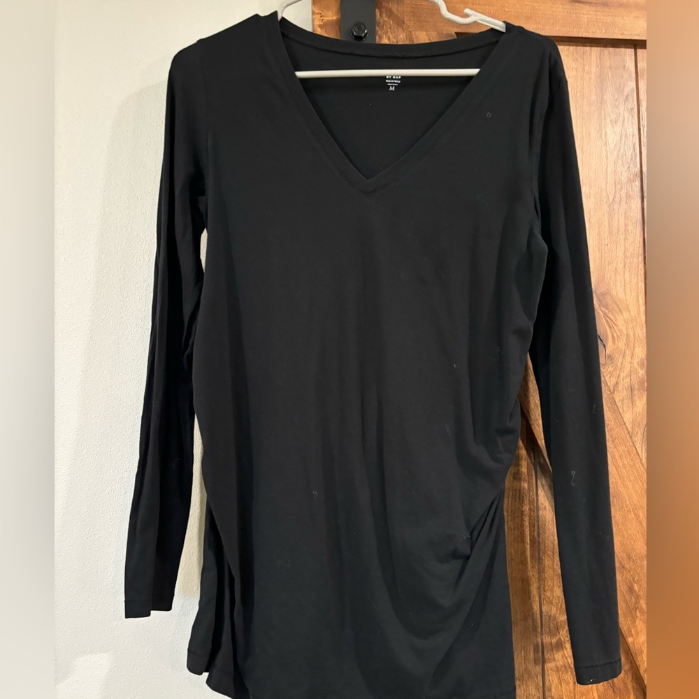 Gap maternity v neck